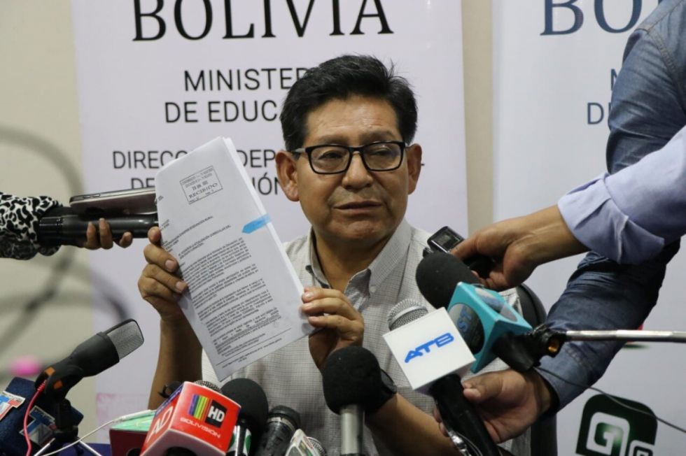 Ministro asegura que más de 100 mil maestros se capacitan en la nueva malla curricular