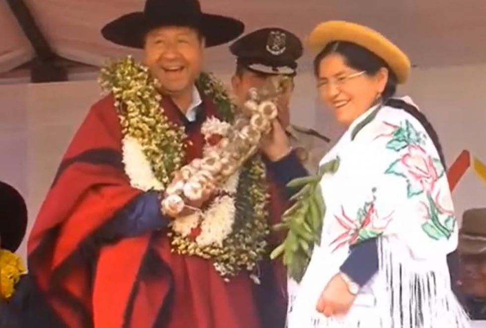 Alcaldesa Sara Armella junto al presidente Luis Arce