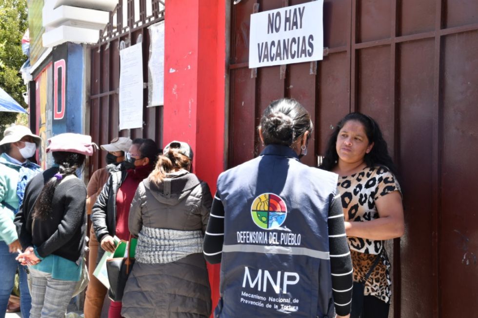 Defensoría habilita líneas para denunciar irregularidades en las inscripciones 