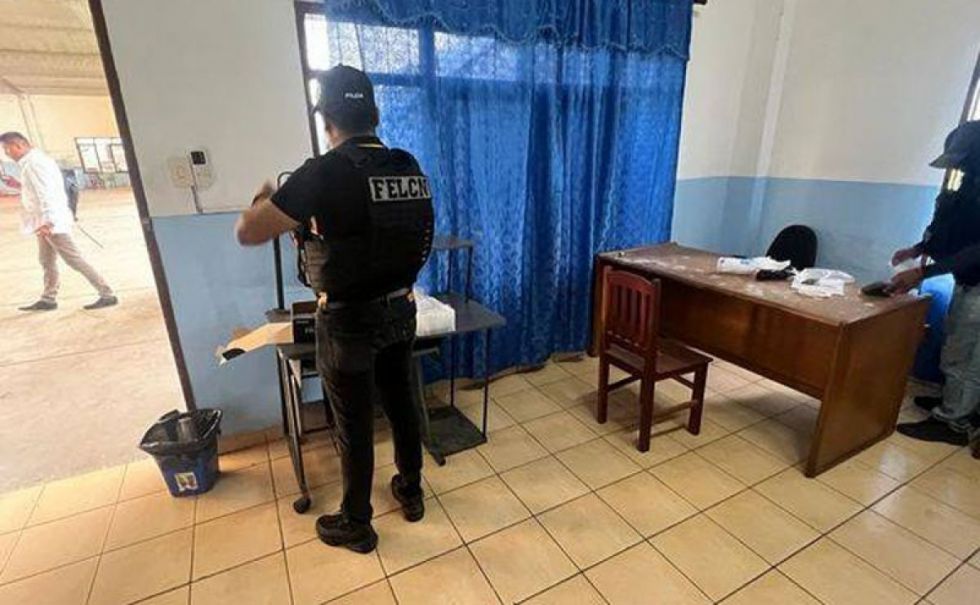 Allanan un domicilio y un hangar en Santa Cruz en investigación por ‘narcoavioneta’
