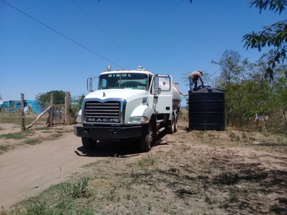 Yacuiba: Comunidades reciben agua para sobrellevar la sequía 