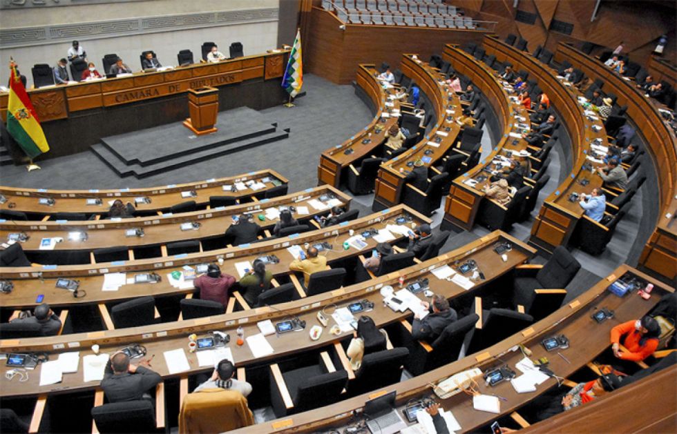 Ministro de Justicia desafía a debatir a opositores sobre los juicios de responsabilidades