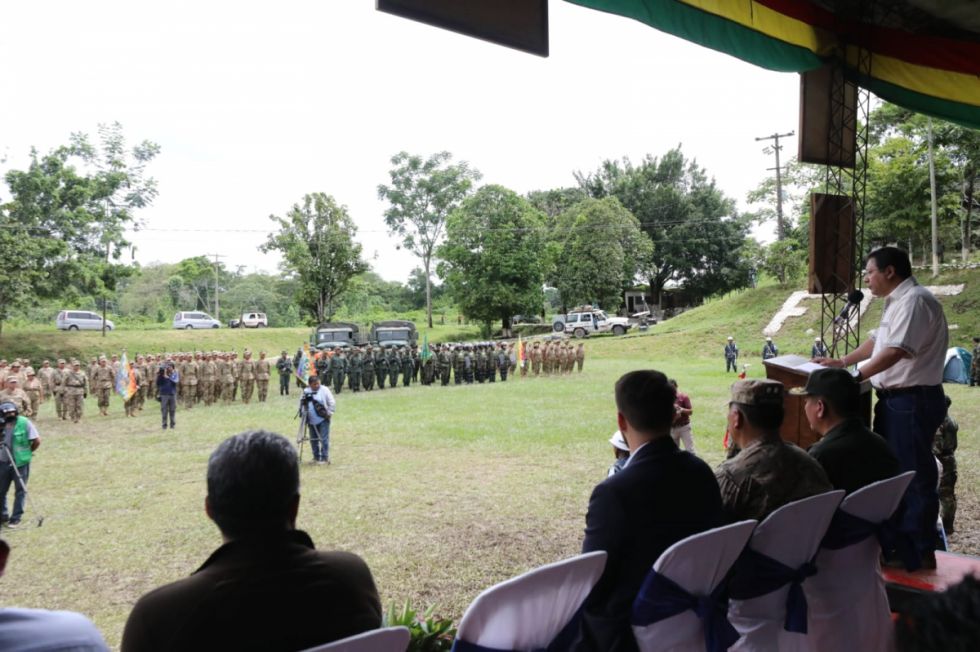 Arce inicia erradicación de coca excedentaria