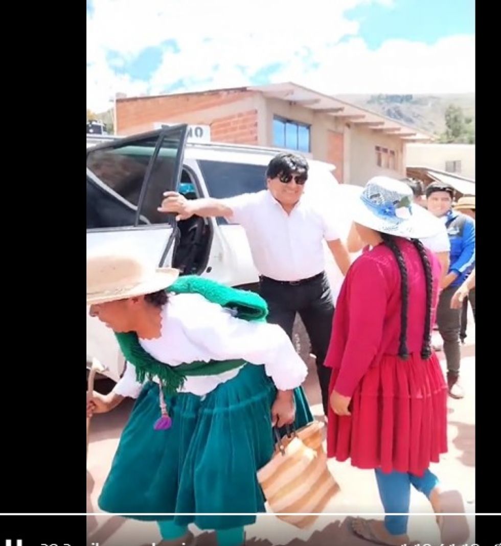 El Arcabuz: Evo sabe idioma originario