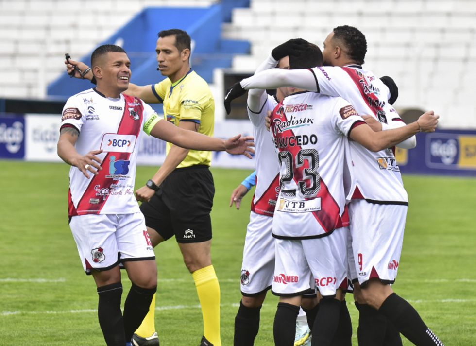 Nacional se repone con una goleada sobre Blooming