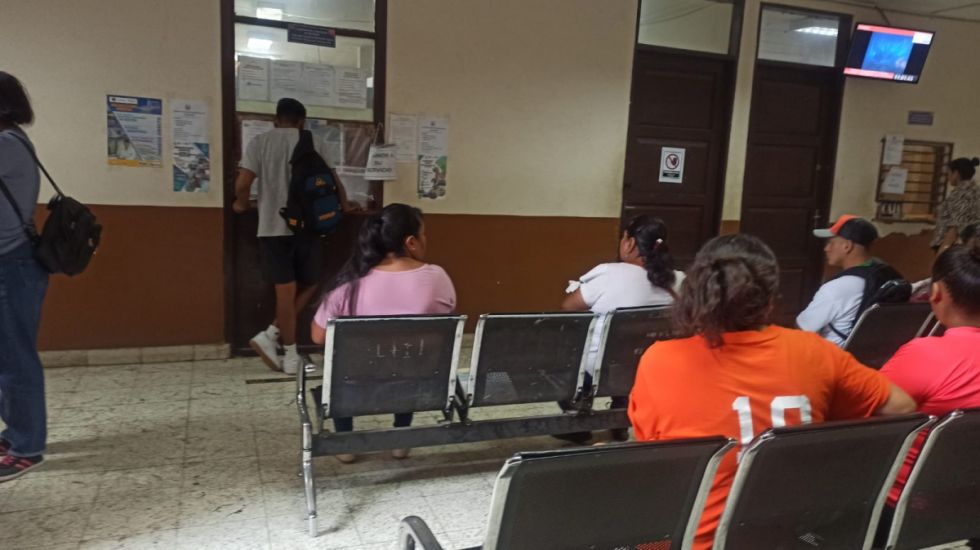 Jóvenes profesionales no encuentran empleo en Tarija