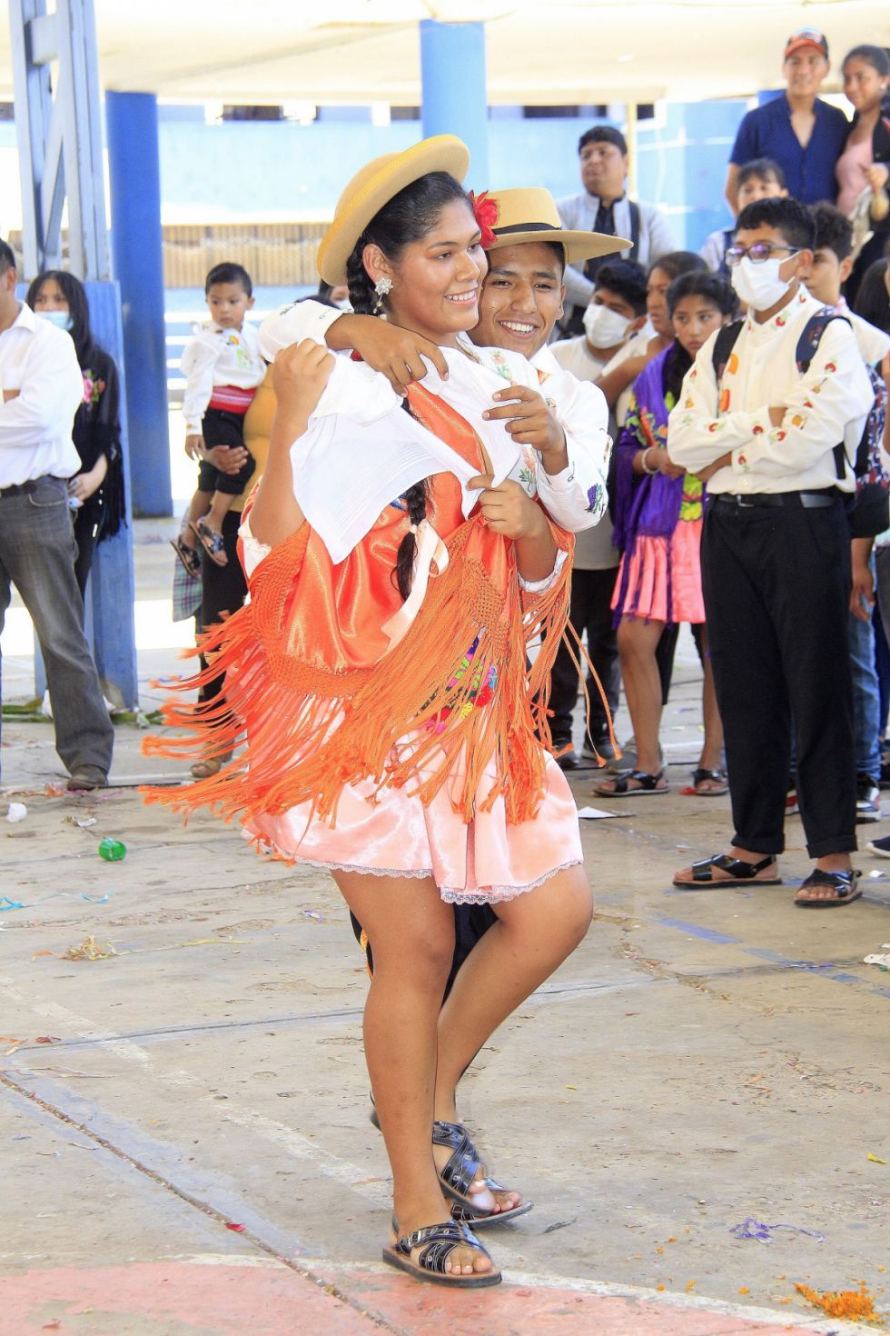 Cueca chapaca en el colegio San Luis