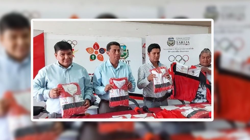 Kárate recibió indumentaria para asistir a nacional
