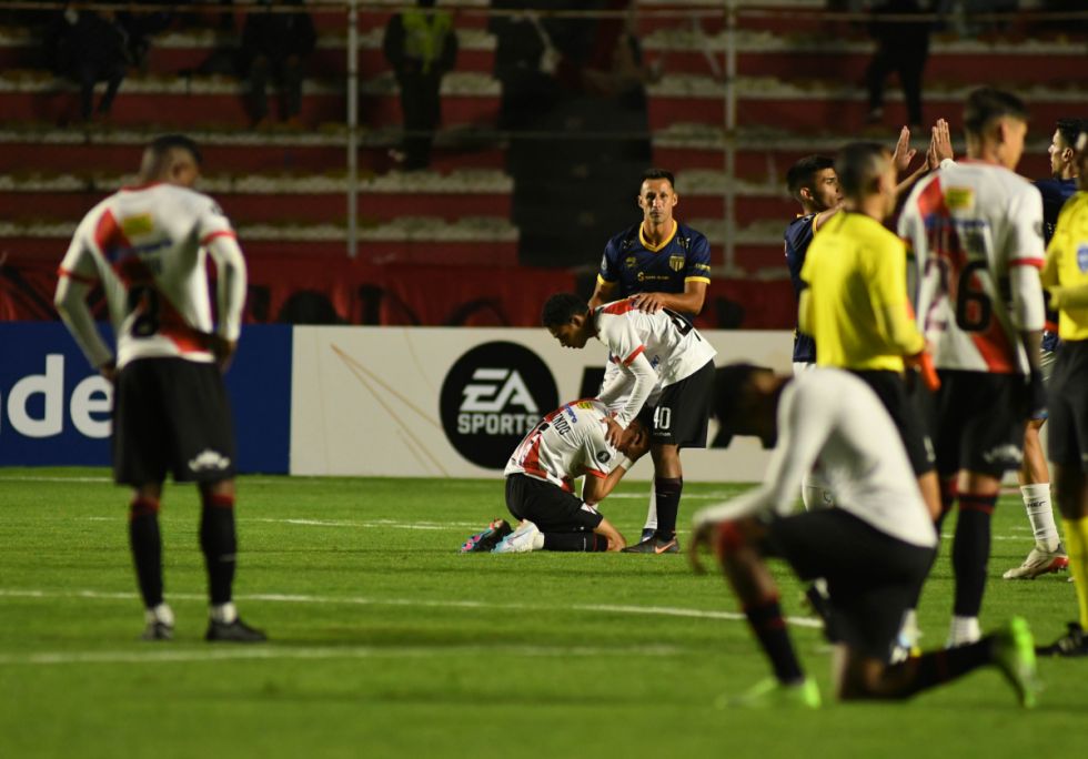 Always Ready sale humillado de la Copa Libertadores Always Ready sale humillado de la Copa Libertadores