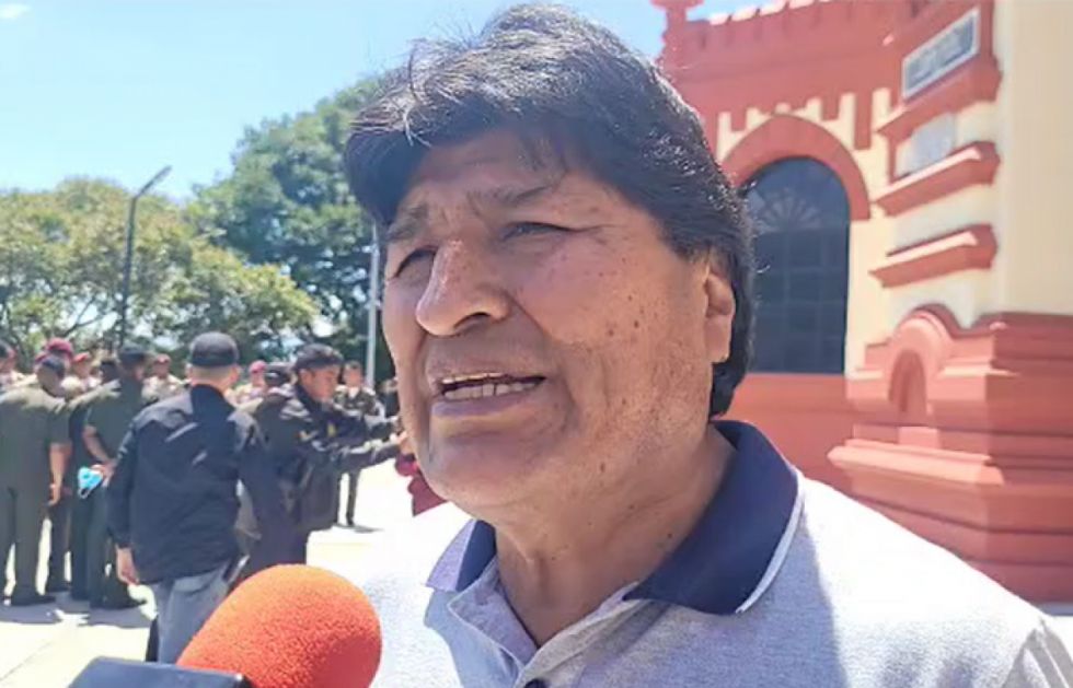 Evo: algunos ministros compran bienes a nombre de palos blancos; pide que levanten secreto bancario