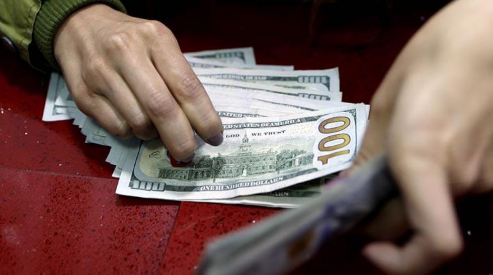 BCB amplía hasta las 21.00 la venta de dólares y asegura que atenderá toda la demanda