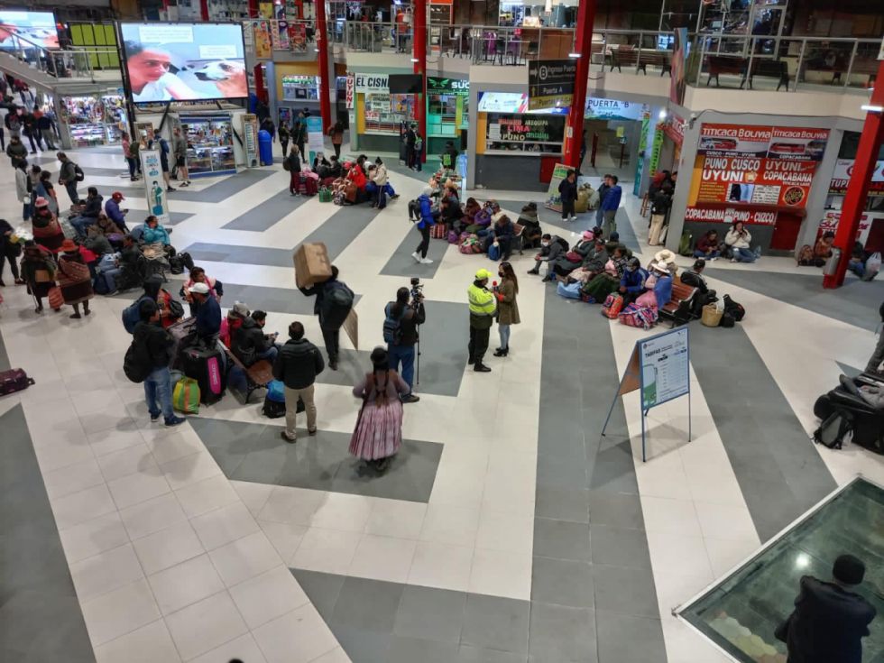 Viajes de La Paz a Tarija están suspendidos por bloqueos
