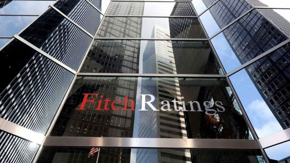 Fitch rebaja la calificación crediticia de Bolivia