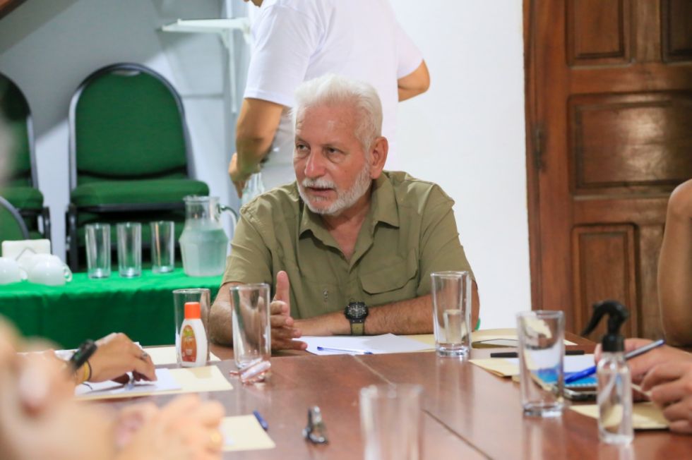 Demócratas se reagrupa, Costas preside reunión