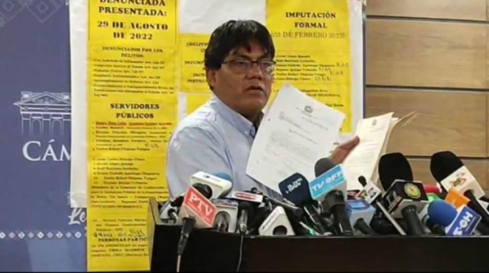 Diputado del MAS dice que firmó su muerte por el caso ABC