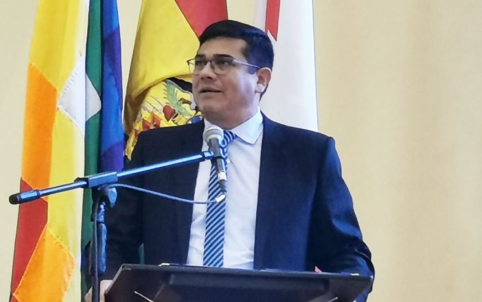 FAM alerta que ningún municipio tiene recursos para costear un 10% de alza salarial que pide la COB