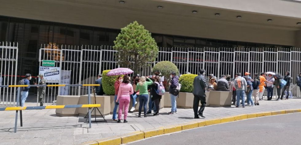 El BCB decide programar la venta directa de dólares para ‘optimizar los tiempos de espera’