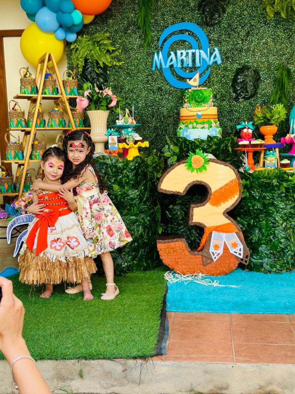 Martina Vega interpreta a Moana junto a su prima Emilia del Carpio en una temática tan singular