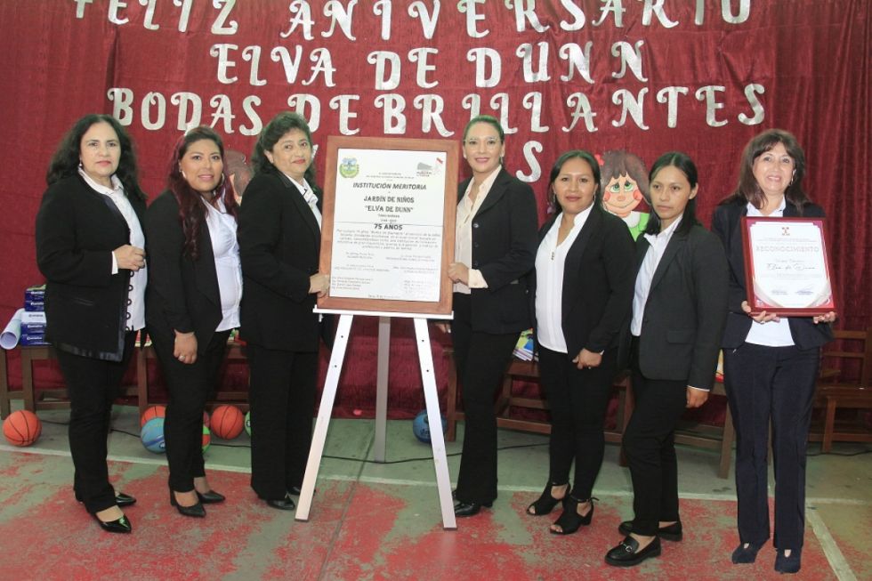 El plantel docente del jardín de niños Elva de Dunn.