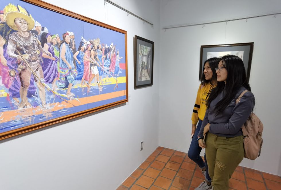 Jóvenes sorprendidas por el arte