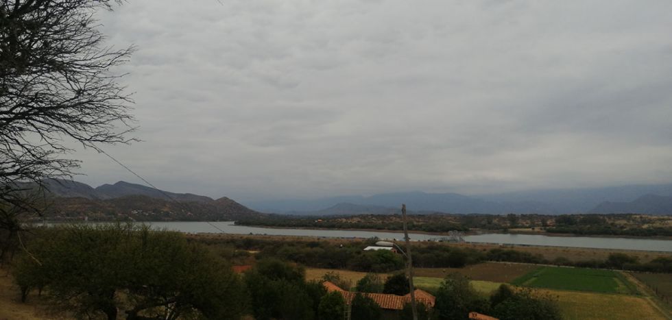 El lago San Jacinto con su obra de toma 