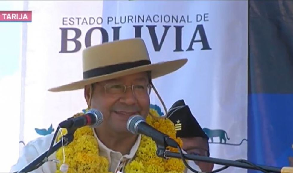 Arce entrega sistemas de agua potable en Bermejo