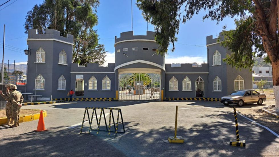 Relevan al Comandante del Colegio Militar por la investigación de la caída de los cadetes