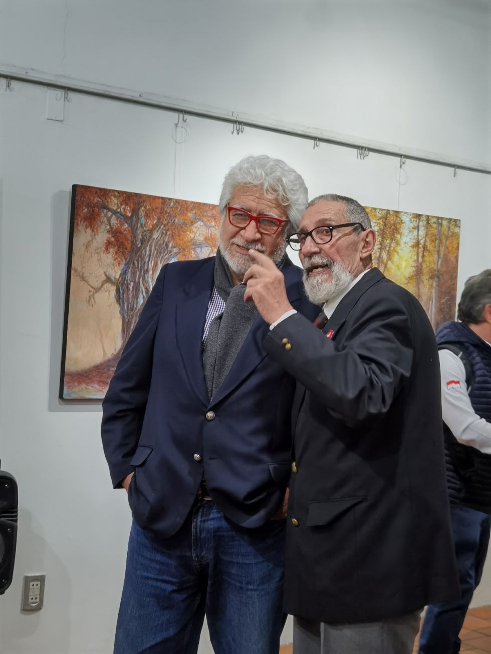 Admiradores de la obra de Jhonny.