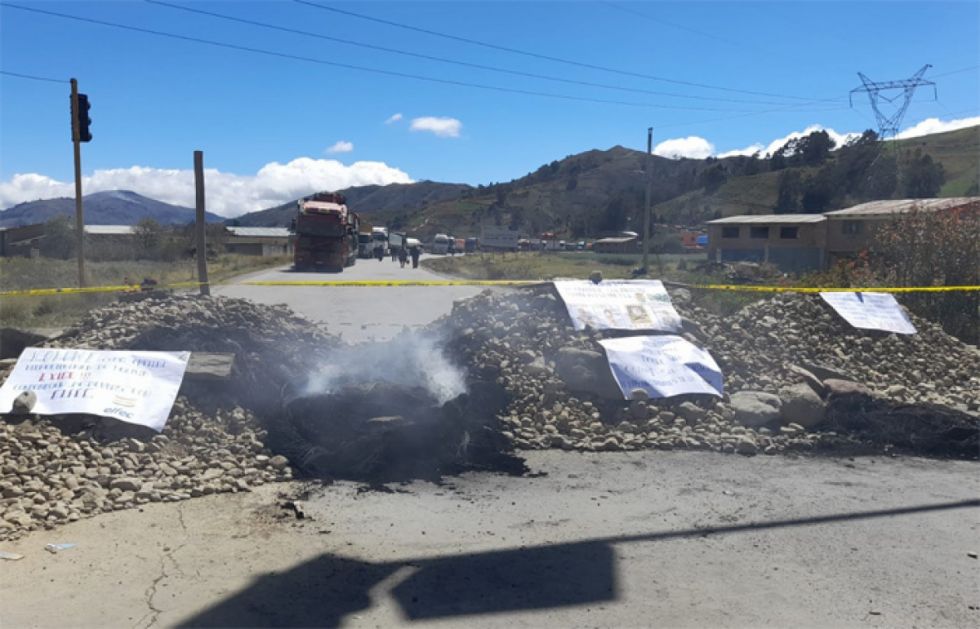 Campesinos protestan contra el INRA
