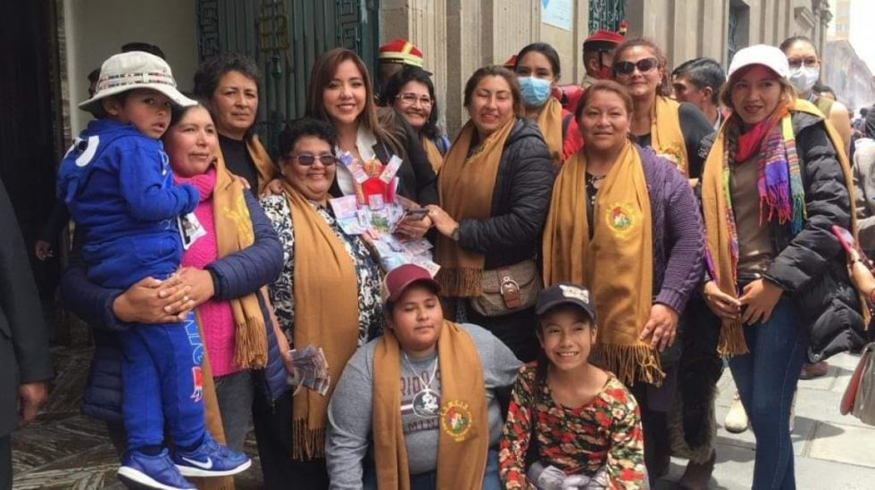 Arce ratifica que no traicionará la confianza del pueblo y agradece respaldo de la Federación de Mujeres Interculturales de Tarija