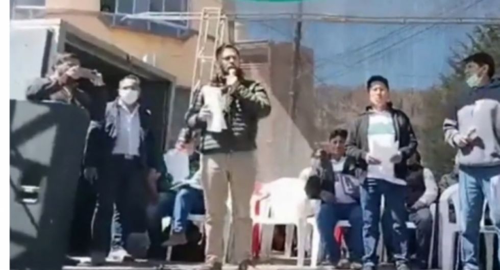 Acusan a dirigentes de Adepcoca de "traición" y desconfían del Ministro "porque nos masacraron"
