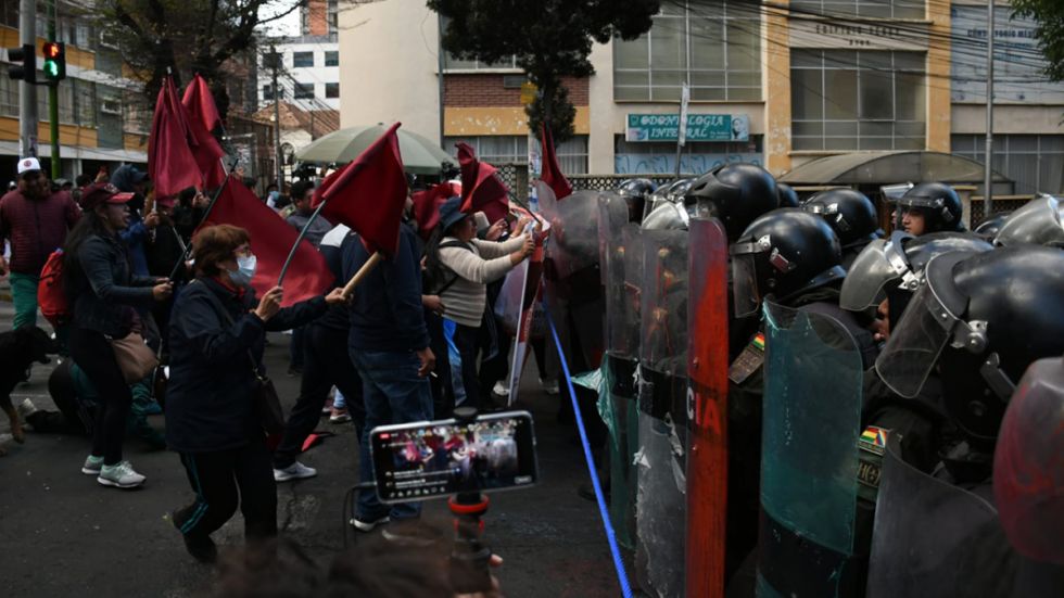 Día del Trabajador: Maestros lo celebran en medio de protestas