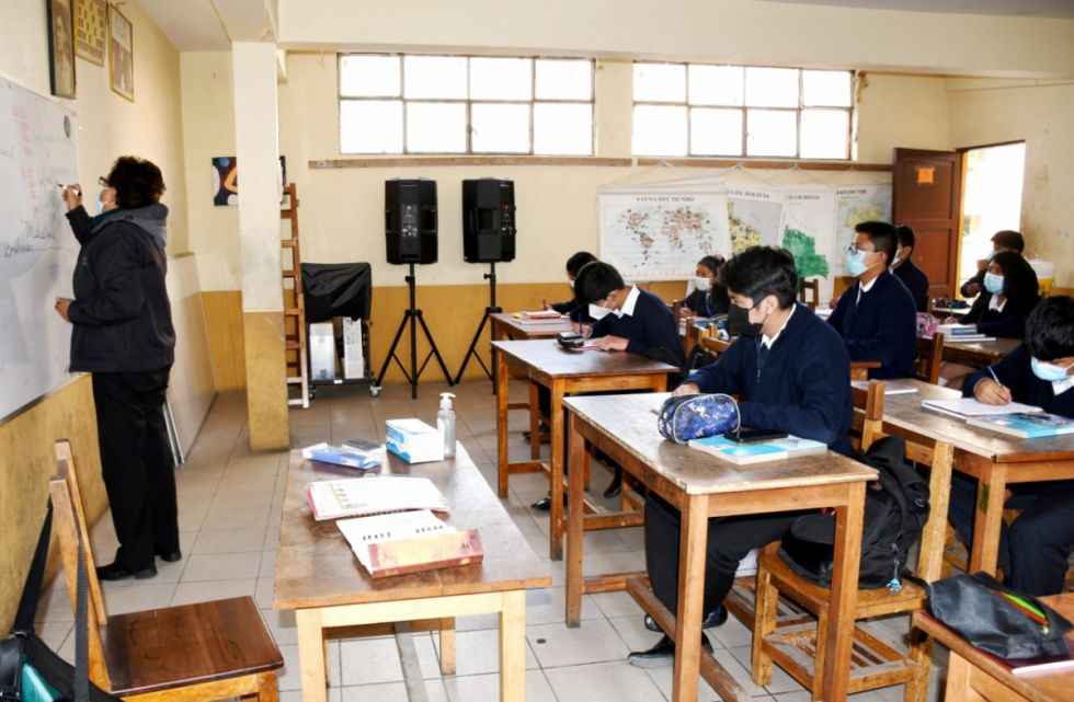 Por alza salarial, los colegios privados incrementarán las pensiones escolares