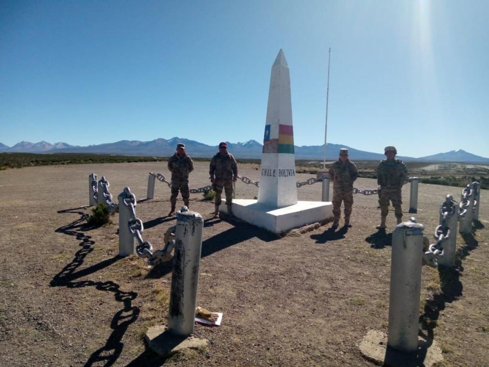 FFAA inspecciona hitos en la frontera con Chile