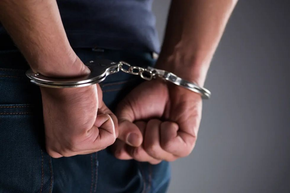 Tarija: Arrestan a custodio y pareja de sujeto que cumplía detención domiciliaria 