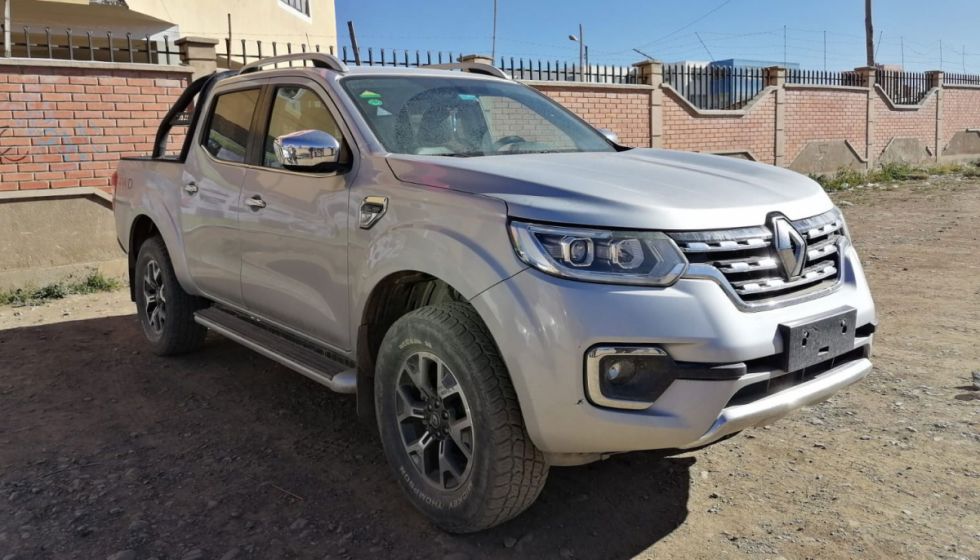 Diprove devuelve vehículo chileno robado y encontrado en El Alto