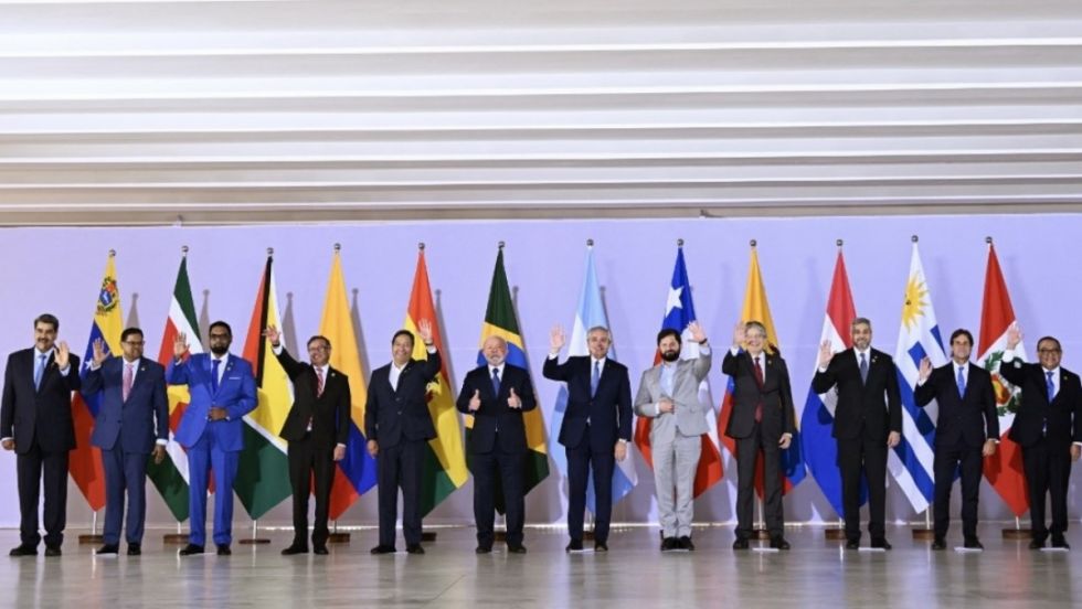 Cumbre sudamericana llama a la unión regional