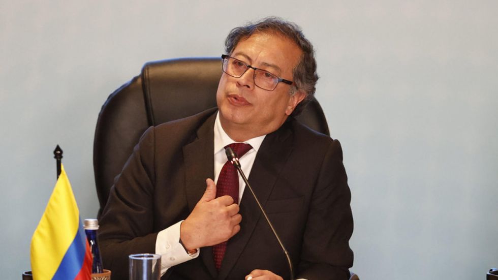 Petro destaca reevaluación del peso colombiano