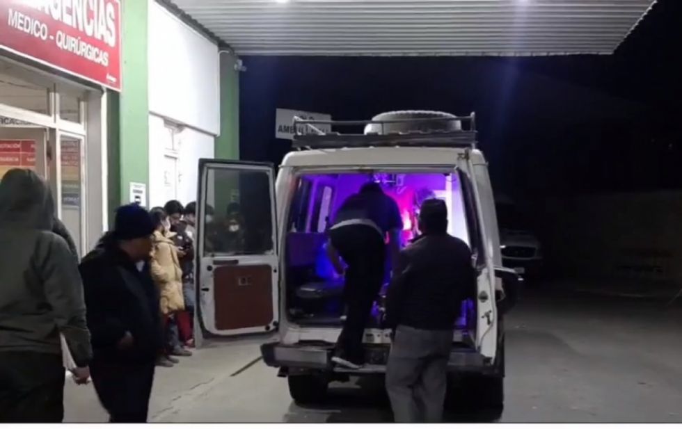 Flota que salió de Tarija, chocó cerca de Villa Abecia, hay dos fallecidos (Video)