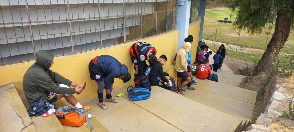 Pese al frío los jóvenes asistieron a la visoria