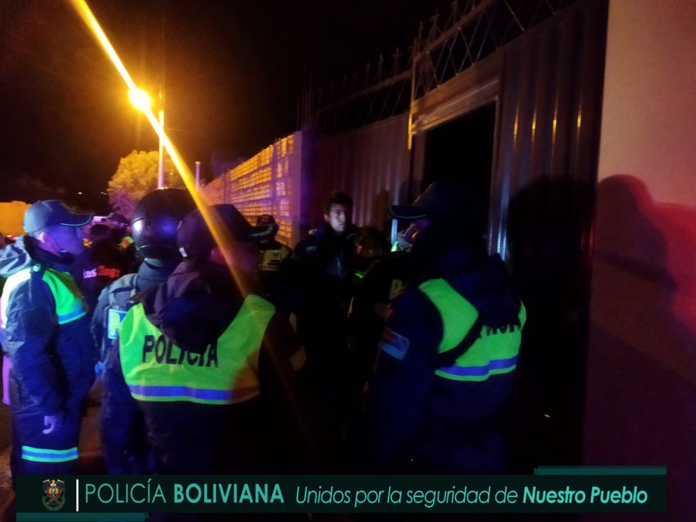 18 jóvenes fueron trasladados a la Felcc por riñas y peleas en una fiesta clandestina en Tarija