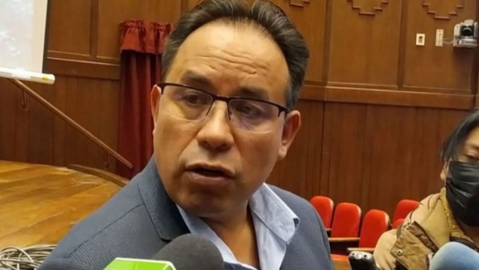 Viceministro de Agua presenta su renuncia luego de ser involucrado en el caso coima millonaria