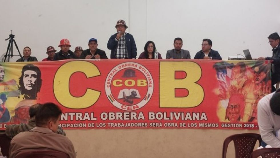 Suman sectores que piden una renovación en la COB