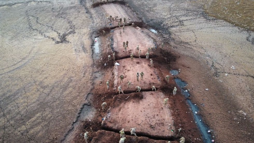 Militares destruyen caminos y un puerto clandestinos para impedir el contrabando hacia Perú
