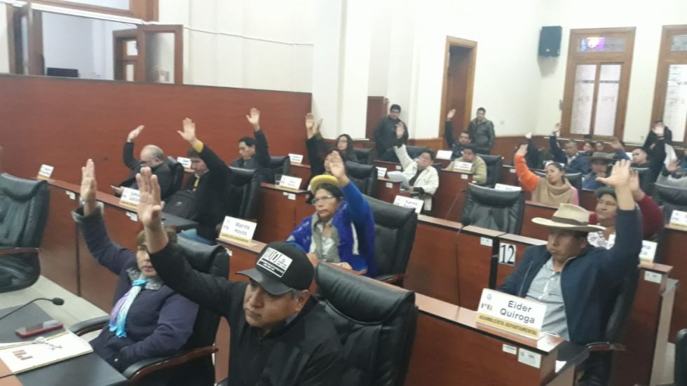 Asamblea aprueba modificación presupuestaria de Bs 64 millones para la Gobernación