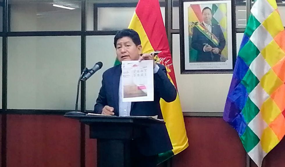 Montaño descalifica denuncia sobre ‘narcovuelo’ a África y dice que ese viaje era de negocios y sin carga