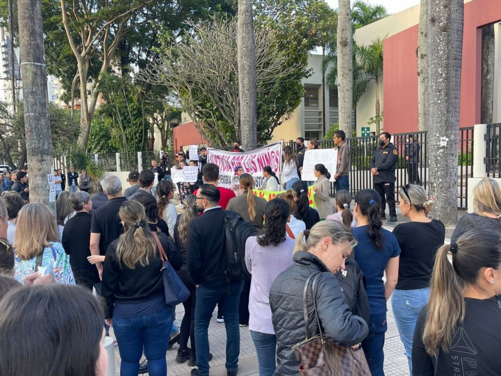 Gobierno repudia violencia en unidades educativas, exigirá cámaras de seguridad