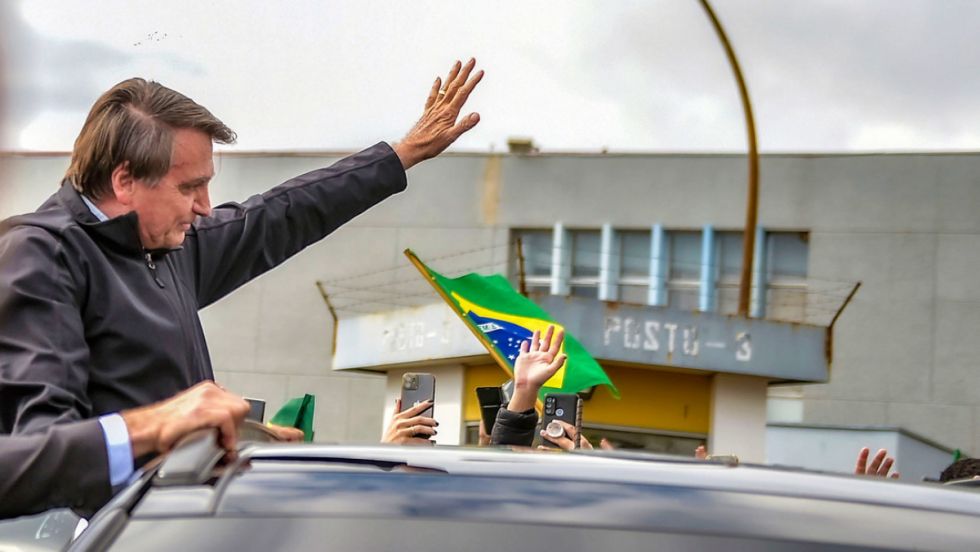 Bolsonaro planea postularse a la presidencia en 2026