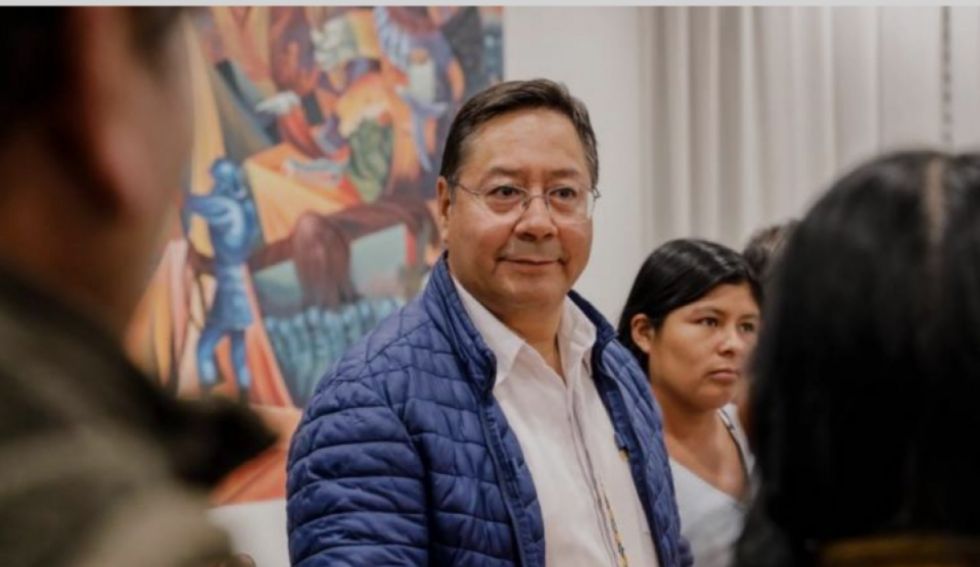 Presidente Arce decreta horario de invierno laboral para el sector público y privado