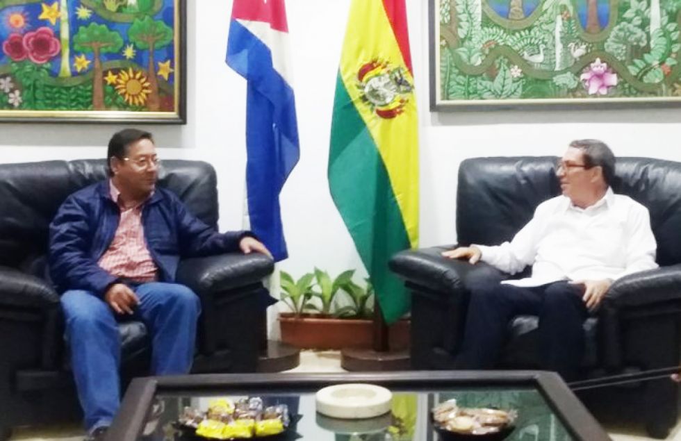 Arce cumple una visita de trabajo en Cuba para reforzar temas bilaterales
